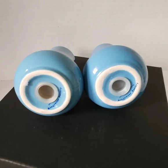 Vintage Kingswear Pottery Blue Seashore/Birds Salt/Pepper Shakers. - Picture 4 of 6